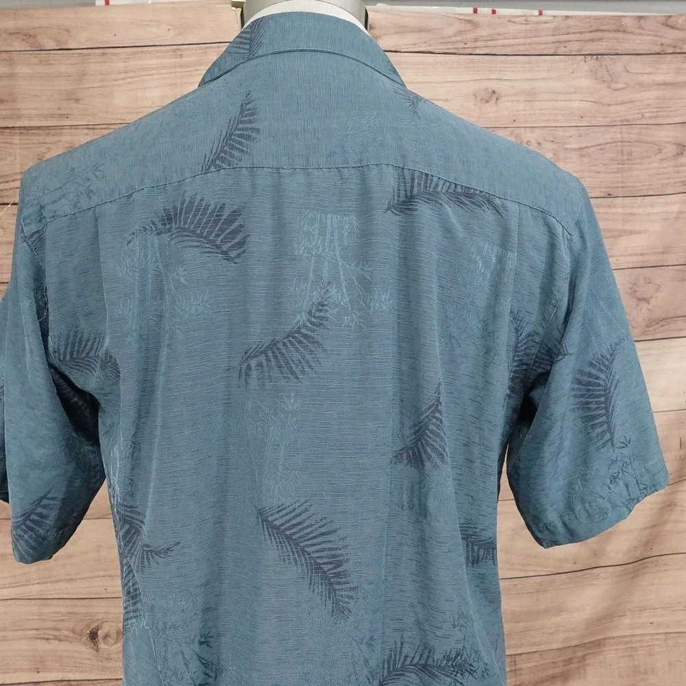 IZOD Shirt Mens S Blue Floral Short Sleeve Button-Up Silk Tropical Hawaiian
